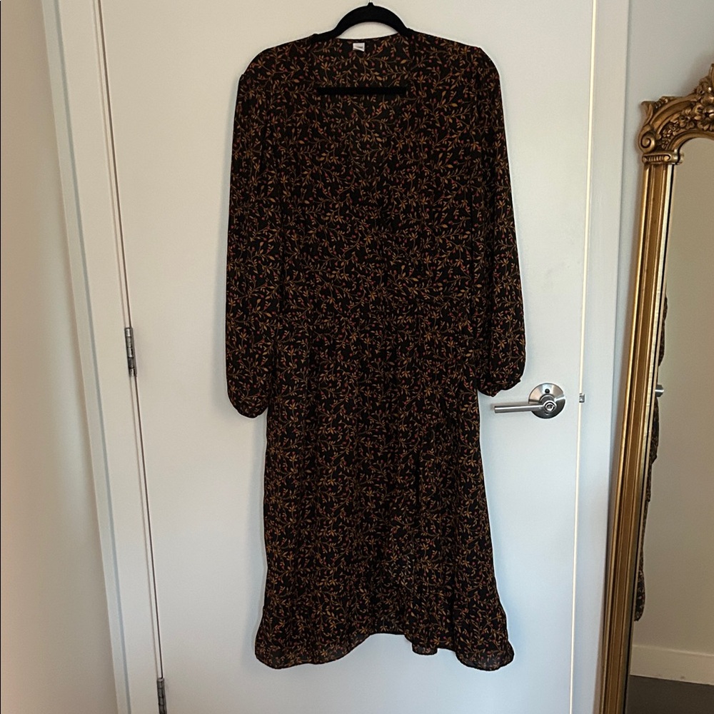 Old Navy Black Long Sleeve Floral Midi Dress